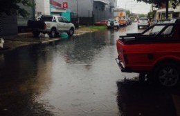 Vecinos de calle 24 cansados de reclamar por bocas de tormenta tapadas: “Con cada gobierno se esperan mejoras, pero nunca llegan”