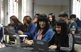 Los alumnos de 6° año de la Secundaria 11 también recibieron sus notebooks