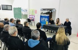 "Espiados": María Belén Bartoli presentó su libro en Berisso
