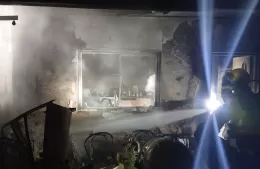 Un adulto mayor grave por incendio en 9 entre 157 y 158