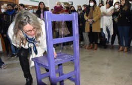 Ni Una Menos: acto en el hall de entrada de la Municipalidad