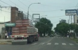 Múltiples trastornos por la operatoria de un corralón de materiales en plena Avenida Montevideo