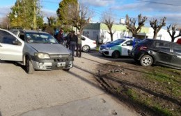 Choque entre dos autos en 32 y 175