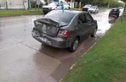 Impactante accidente: un colectivo chocó de atrás a un vehículo