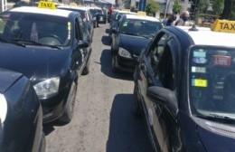 Taxistas de Berisso se sumaron a la protesta nacional contra el transporte ilegal