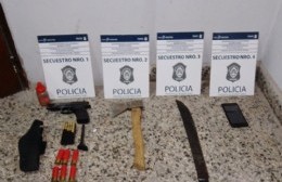 Retuvo a un empleado con una réplica de arma de fuego y terminó aprehendido