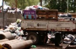 La basura al patio de casa