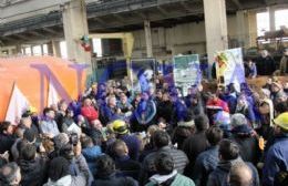 Estalló interna gremial en el Astillero y el Gobierno lo celebra: "Pachuli" metió la cola ante la pasividad de Banegas