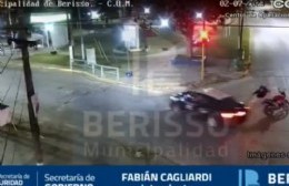 Fuerte choque entre moto y taxi en Montevideo y 31