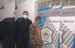 ¡Pero si serás boludo! Tenía un pedido de captura, armó quilombo en la vía pública y terminó detenido