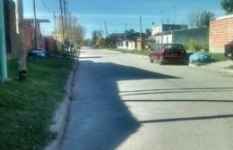 Quejas porque se asfaltó una calle antes de contar con la conexión a la red de agua