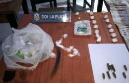 Incautaron 70 gramos de cocaína en 138 y 7