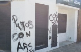 Ensenada: Peto Rojas denunció la vandalización del local de Juntos