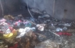 Familia de Barrio Solidaridad perdió todo al incendiarse su casa: piden ayuda