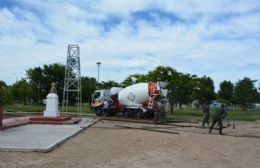 Continúan los trabajos en la Plaza "General Mosconi"