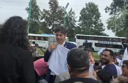 Desde Berisso, Kicillof apuntó contra el Gobierno nacional y reivindicó el “Estado presente”