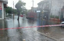 Llovió fuerte y la ciudad volvió a quedar bajo agua