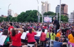 Impactante presentación de la Orquesta Escuela en las escalinatas de la Catedral