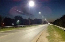 Culminaron los trabajos de colocación de las luminarias sobre la Avenida 66