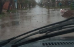 Sigue la lluvia y en 91 y 128 los vecinos se ven desbordados