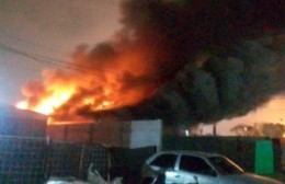 Los Bomberos Voluntarios intervinieron en dos incendios desatados durante la madrugada