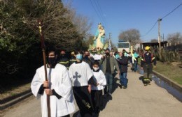 La procesión de María Reina se vivió como "una preciosa jornada" en El Carmen