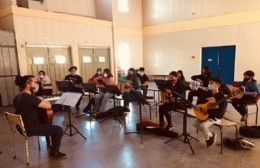 La Orquesta Escuela vuelve a los escenarios con un Ensamble de Guitarras