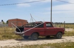 Le robaron su camioneta de trabajo y los vecinos piden colaboración para encontrarla