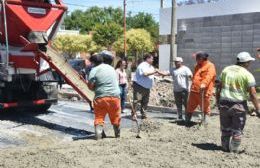 El intendente recorrió trabajos de pavimentos sobre calle 169