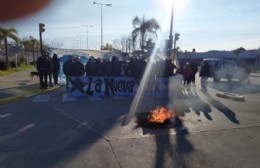 Protesta en el Puerto: "Lo único que pedimos es que les paguen a los trabajadores y que acepten la representación gremial"