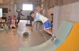 Skate cerró el año con un torneo en el Gimnasio del barrio Juan B. Justo