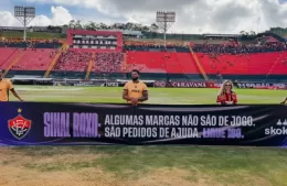 Fútbol y compromiso social: Un histórico de Brasil interviene su camiseta para concientizar sobre la violencia de género