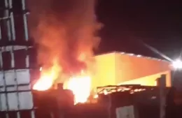 Bomberos intervienen en un incendio