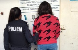 Detienen a una mujer  en Ensenada por golpear y rasguñar a su pareja