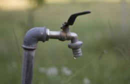 Sin agua desde hace una semana: “No aguantamos más, entre vecinos nos ayudamos”