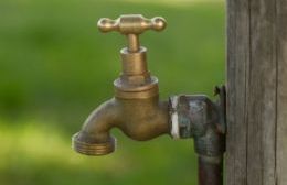 Los problemas de La Franja con el agua: Entre las boletas, la mineral y el purificador
