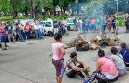 Reclamo vecinal frente a la Comisaría de Villa Argüello