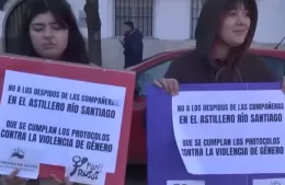 Trabajadores del Astillero Río Santiago marcharon para exigir la reincorporación de dos trabajadoras despedidas