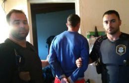 Amenazó a sus vecinos con un revólver y quedó detenido