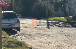 Vecinos reclaman por una obra de asfalto paralizada desde hace más de un mes en calle 22