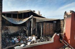 Incendio en 9 y 148: Una familia quedó a la deriva