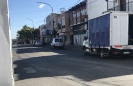 Reclamo por vehículos mal estacionados y rampas tapadas: "Es un desastre, esto se complicó demasiado"