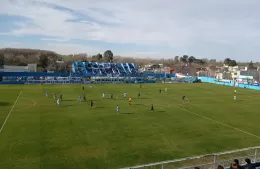 Villa San Carlos ganó un partidazo y volvió a festejar en Berisso