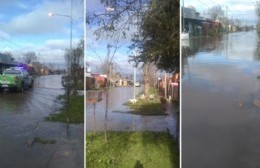 Calle 18 de 149 a 152, todo tapado y con el agua en la vereda