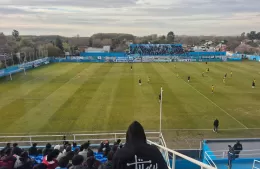 San Carlos cerró el semestre con una caída ante Comunicaciones