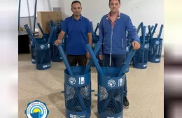 El CFL 404 donó cestos urbanos para la plaza del Barrio Náutico