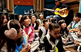 La Murga del Adoquín grabó sus canciones en un estudio profesional