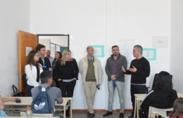 Supervisión de cursos: Autoridades nacionales visitaron la Oficina de Empleo