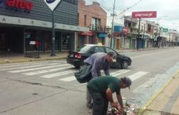 Tras el cese del alerta, personal municipal retomó las tareas de limpieza post corso