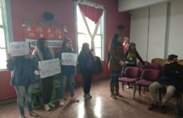 Alumnos de la Técnica 2 pidieron el apoyo de los concejales